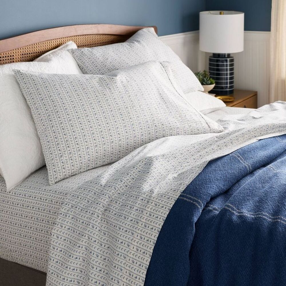 King Organic Percale Printed Sheet Set Ivory Floral Stripe - Threshold - Picture 2 of 4